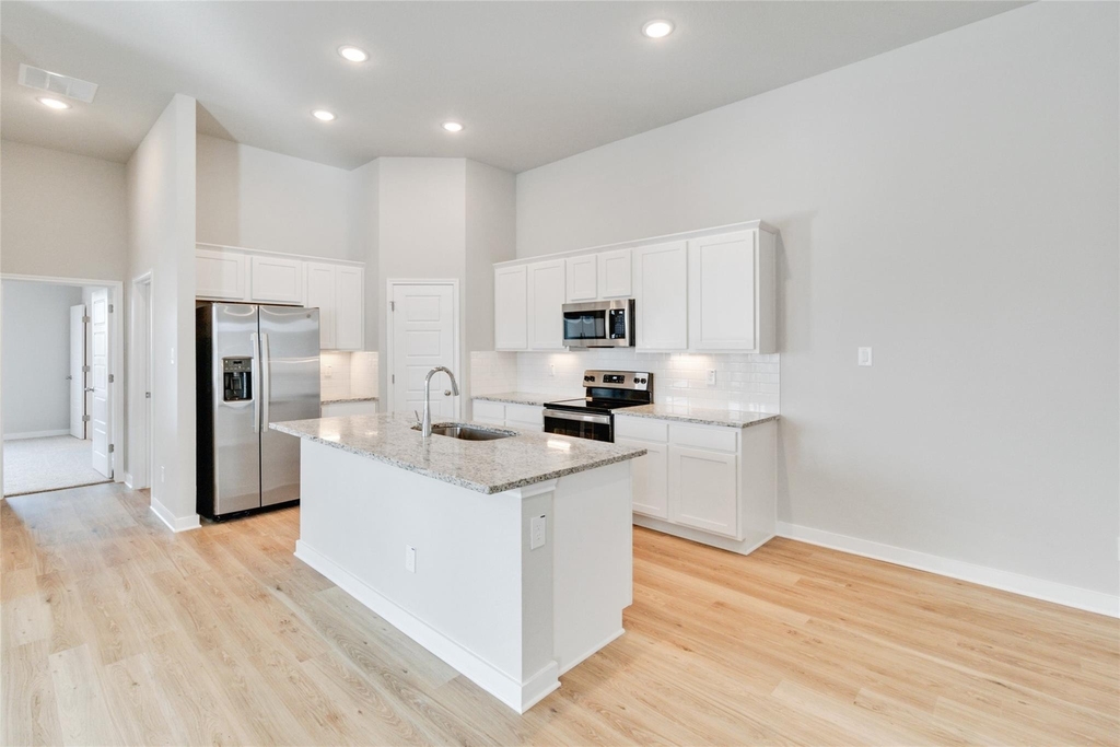 1020 Staglin St - Photo 7