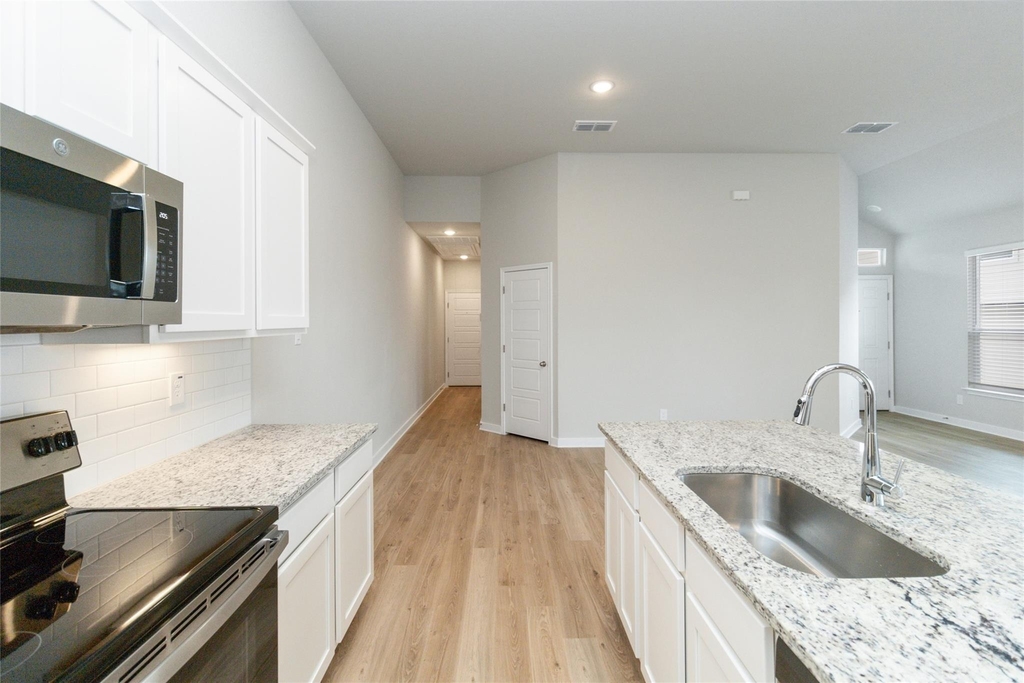 1020 Staglin St - Photo 11