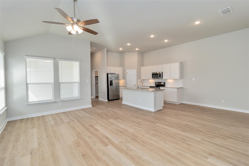 1020 Staglin St - Photo 1