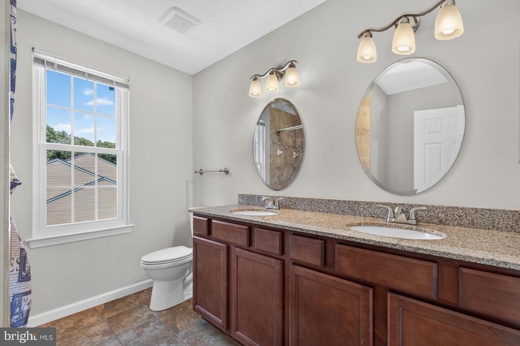 811 Chatsworth Drive - Photo 17