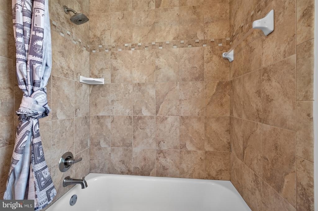 811 Chatsworth Drive - Photo 19