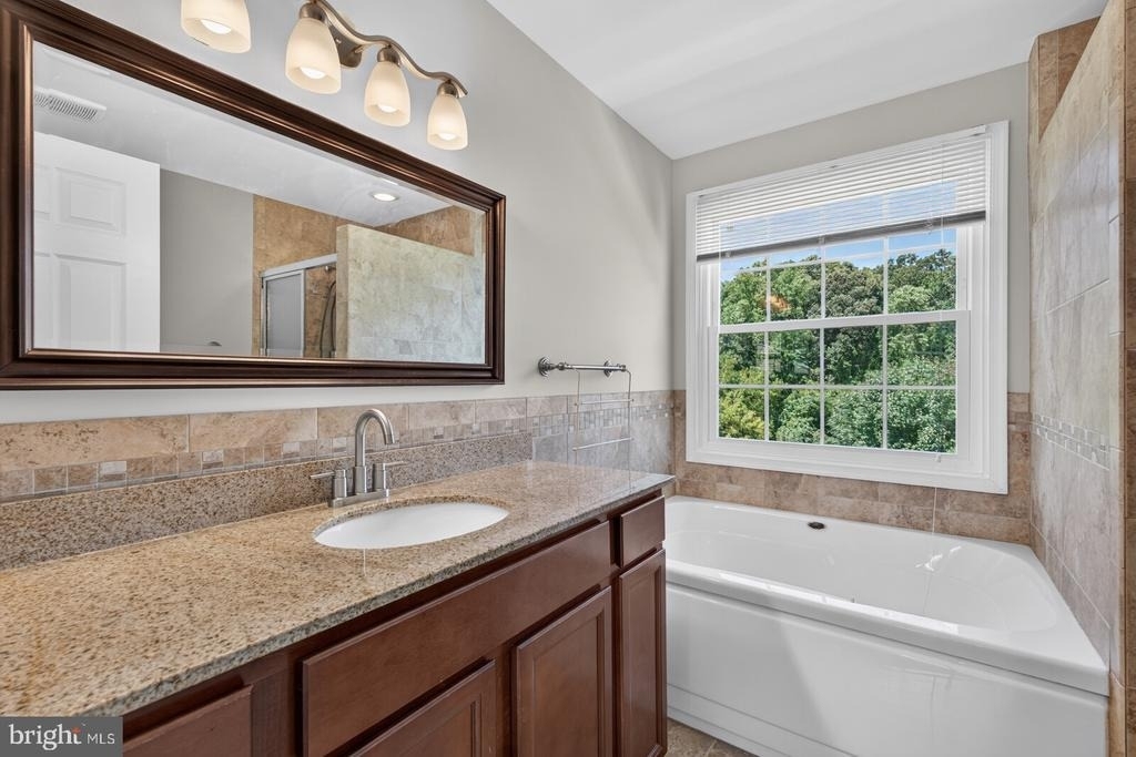 811 Chatsworth Drive - Photo 23