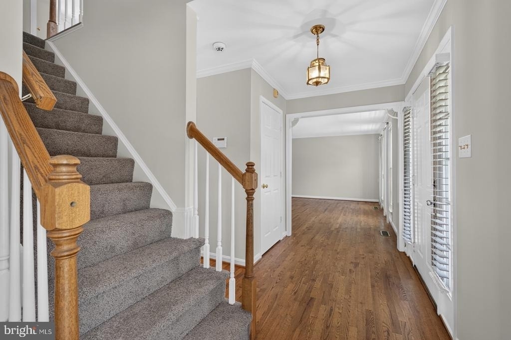 811 Chatsworth Drive - Photo 5