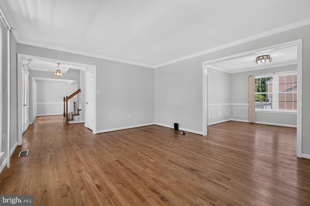 811 Chatsworth Drive - Photo 7