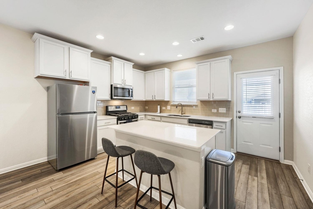12104 Tolson Dr - Photo 6