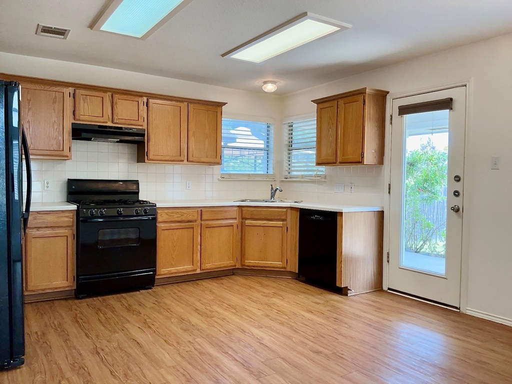 3123 Jazz St - Photo 9