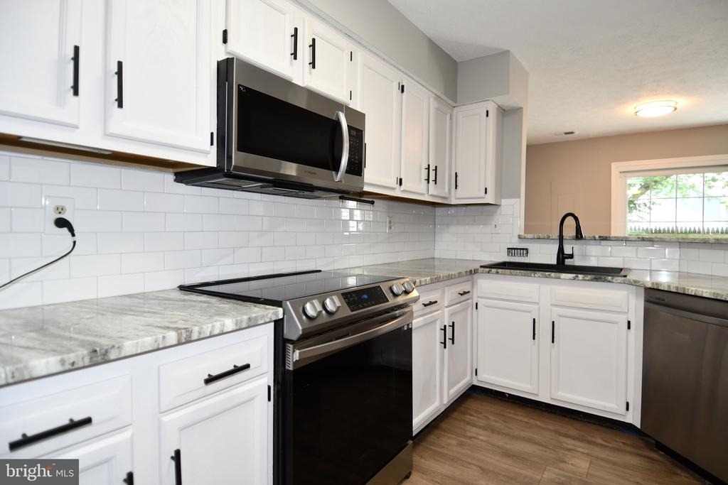 13703 Lord Sterling Place - Photo 40