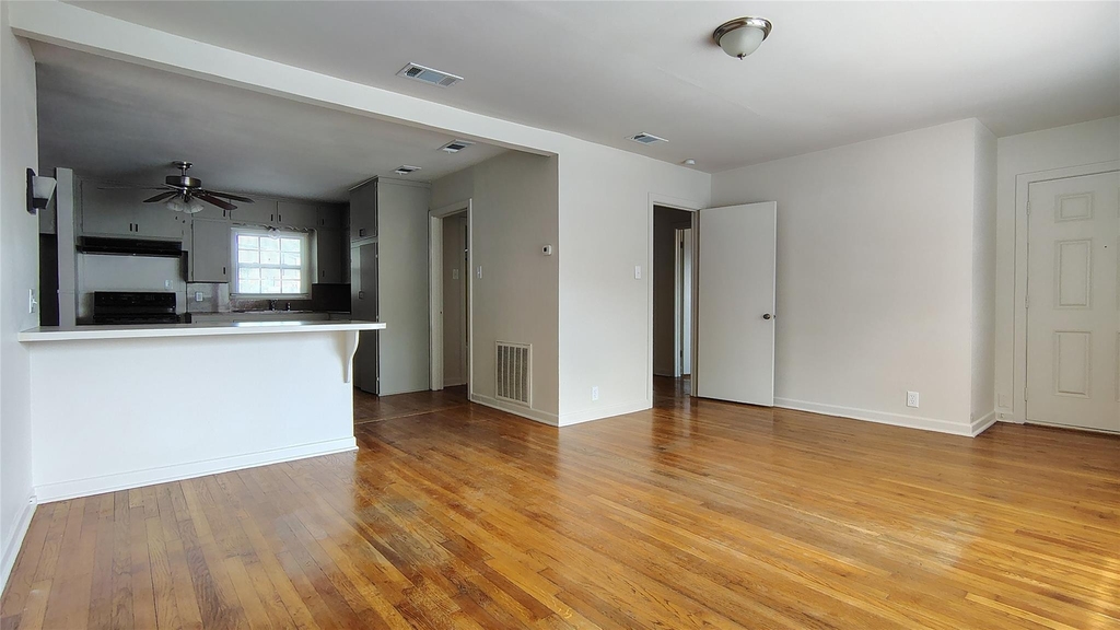 13805 Maye Pl - Photo 2