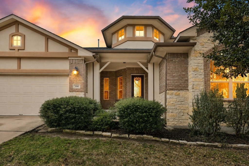 104 Turvey Cv - Photo 0