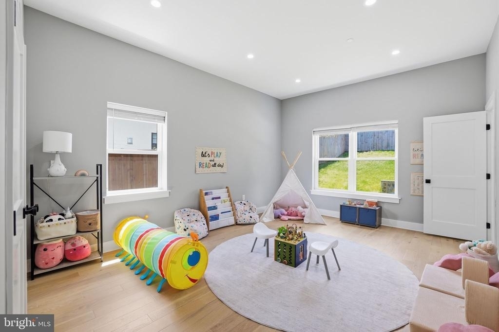 7121 W Greenvale Parkway - Photo 21