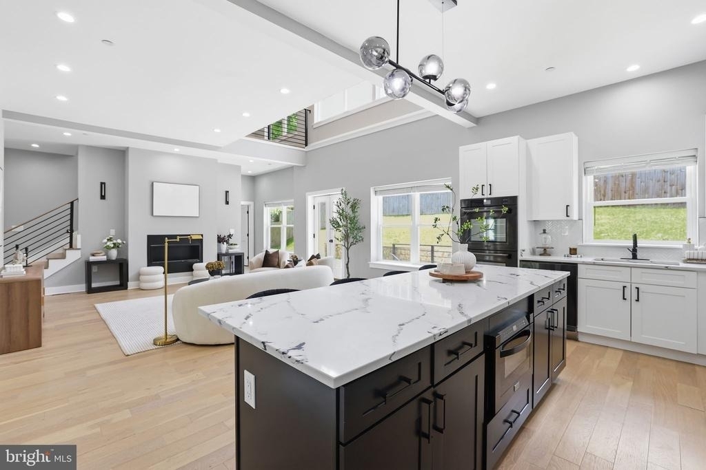 7121 W Greenvale Parkway - Photo 8