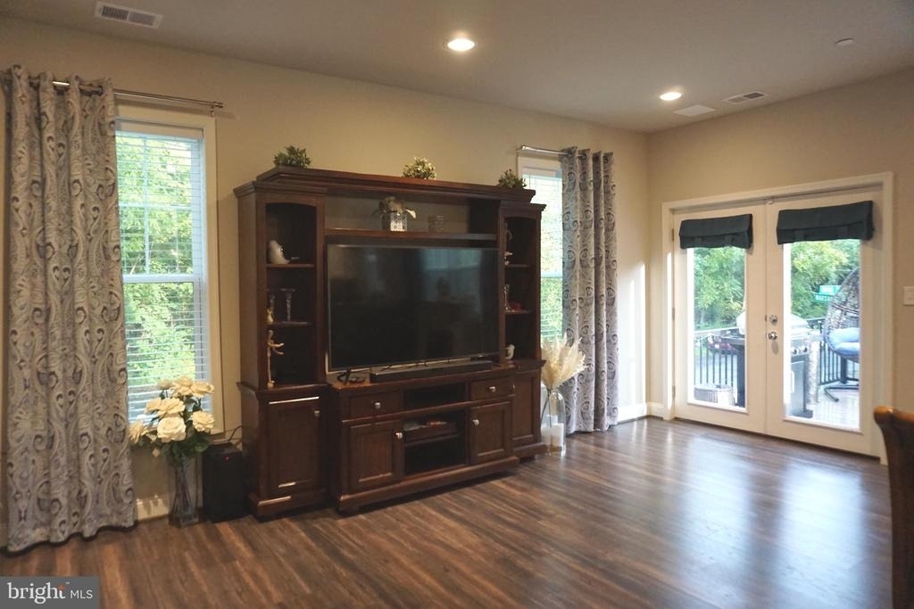 208 Bryan Avenue - Photo 10