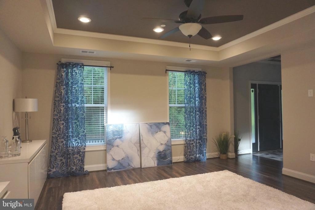 208 Bryan Avenue - Photo 8
