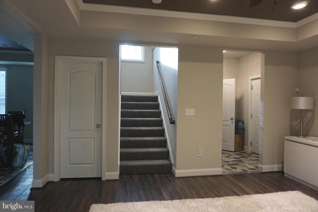 208 Bryan Avenue - Photo 6