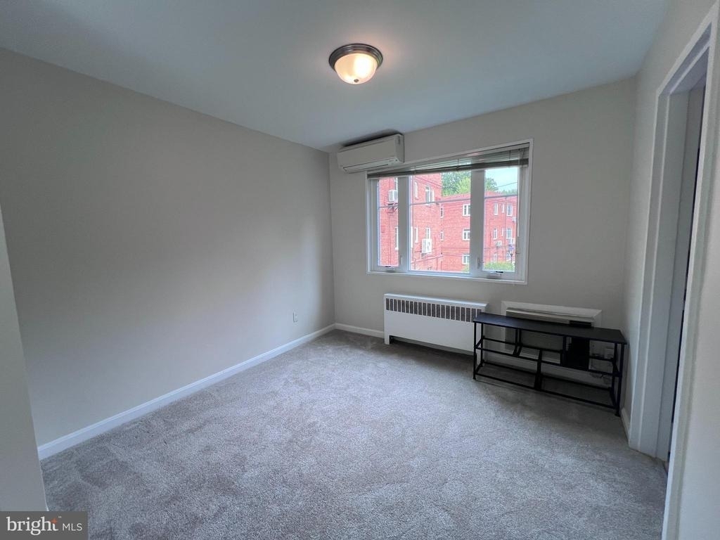 10413 Montrose Avenue - Photo 10