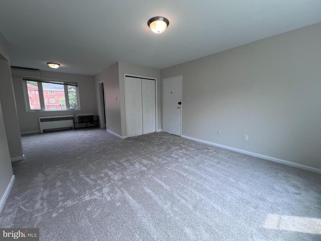 10413 Montrose Avenue - Photo 14