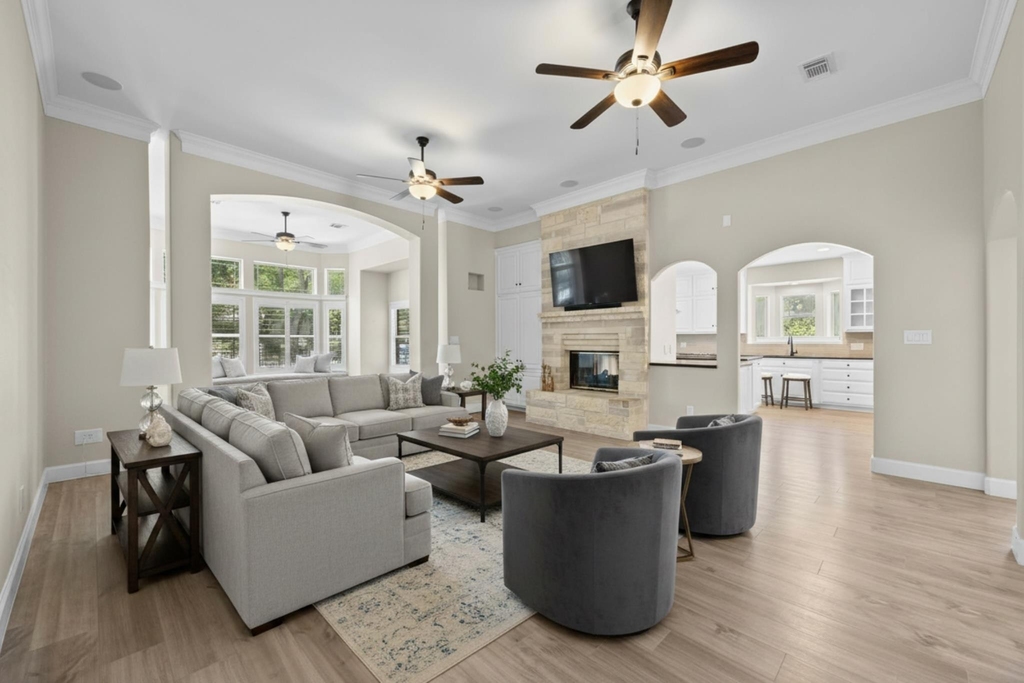 4801 Interlachen Ln - Photo 4