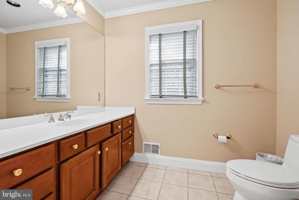 10810 Burbank - Photo 27