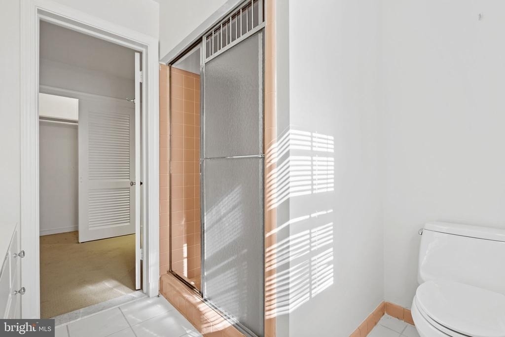 10810 Burbank - Photo 32