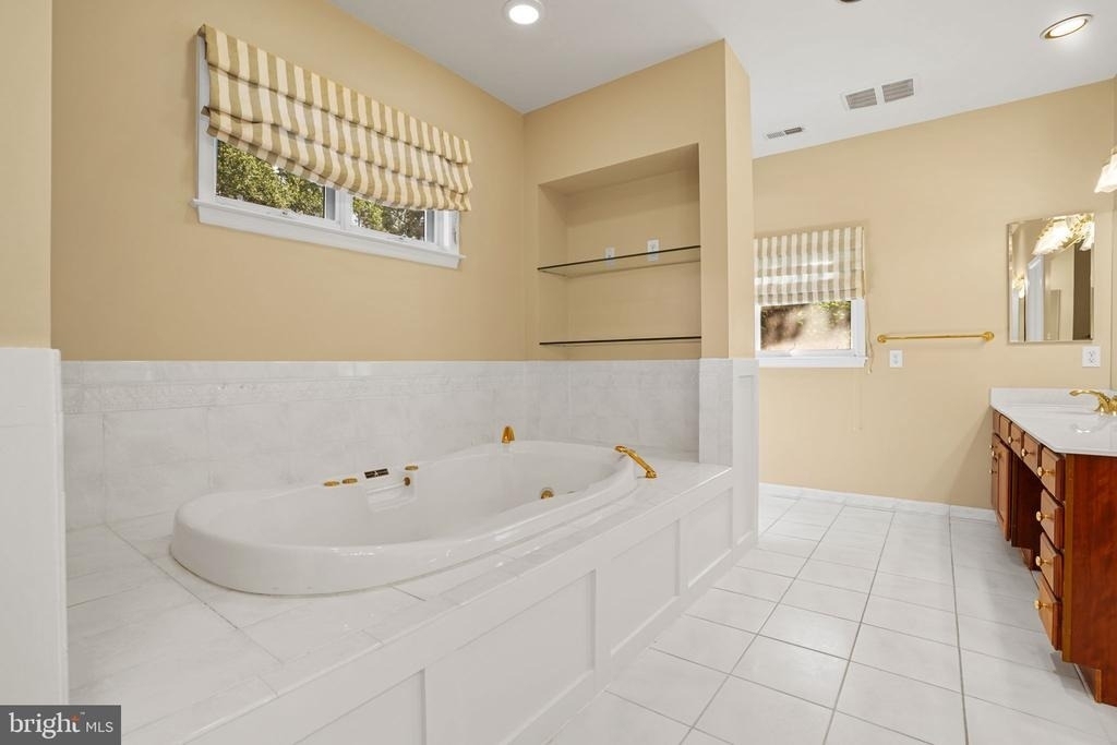 10810 Burbank - Photo 47