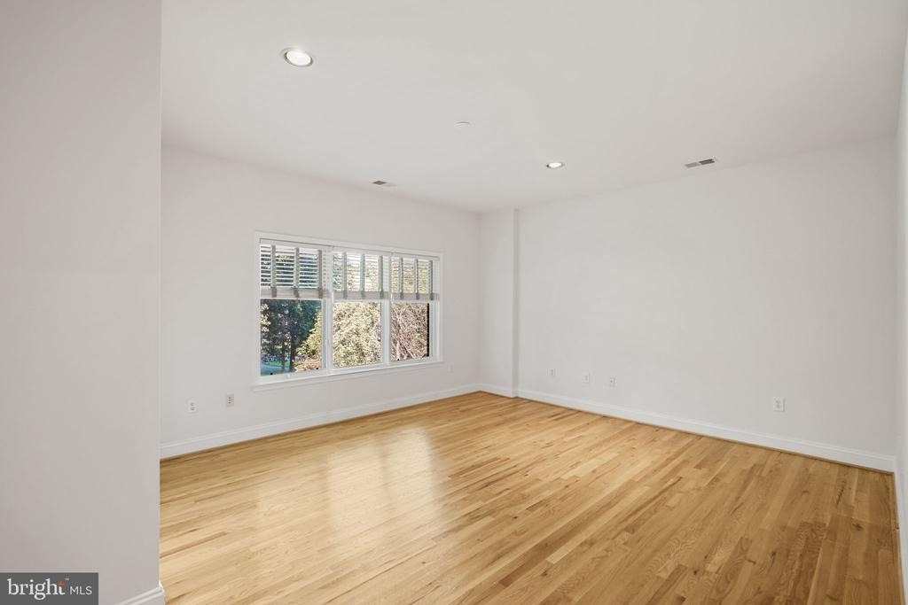 10810 Burbank - Photo 51