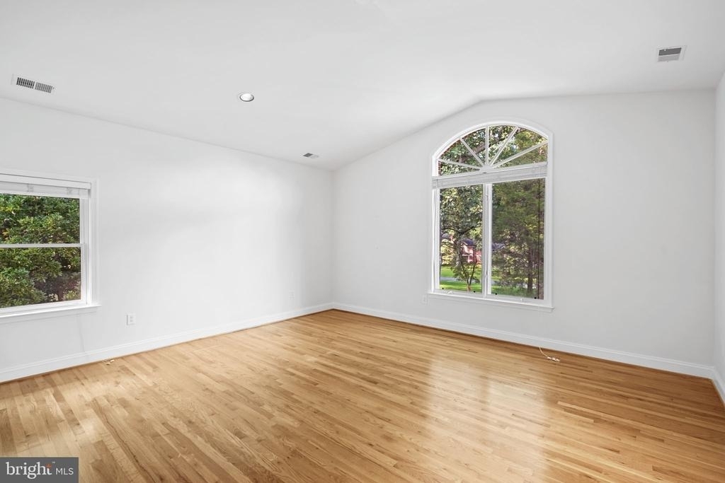 10810 Burbank - Photo 49