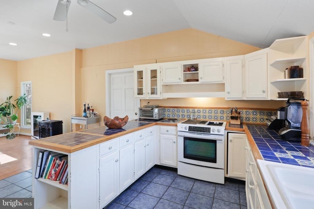 206 Grove Avenue - Photo 20