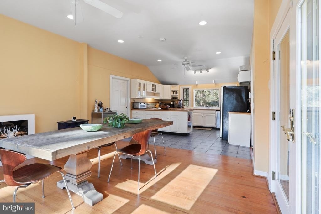 206 Grove Avenue - Photo 17
