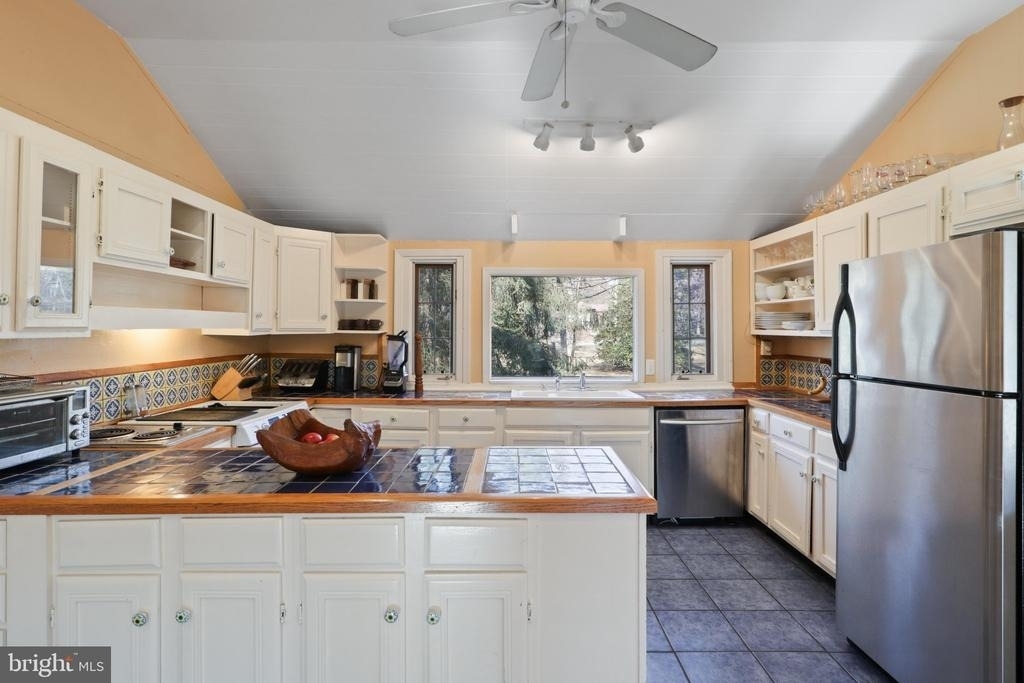 206 Grove Avenue - Photo 19