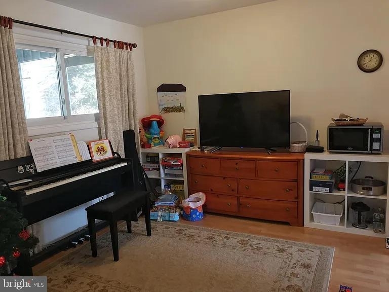 1010 Julian Place - Photo 3