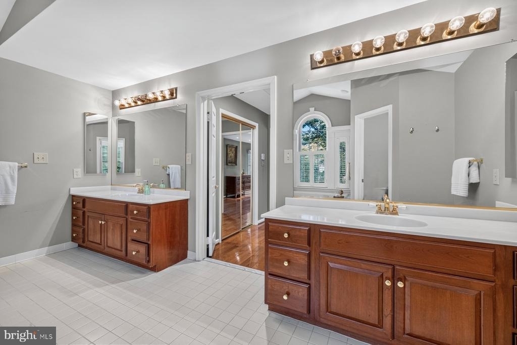 10117 Meyer Point Terrace - Photo 32