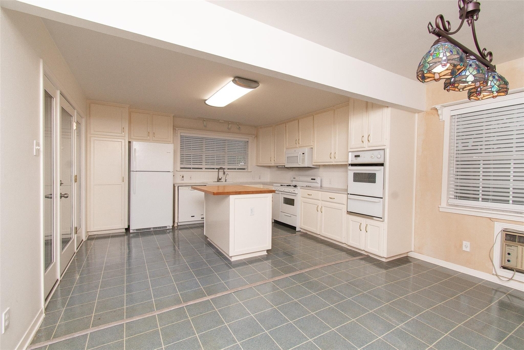 4510 Russell Dr - Photo 4