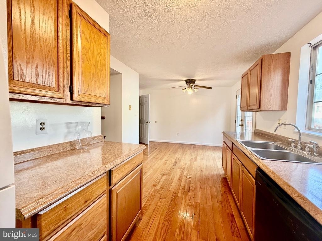 1234 Elm Grove Circle - Photo 8
