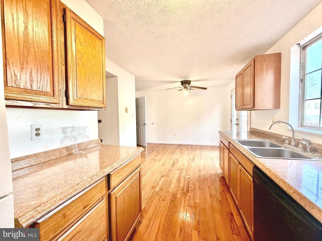 1234 Elm Grove Circle - Photo 5