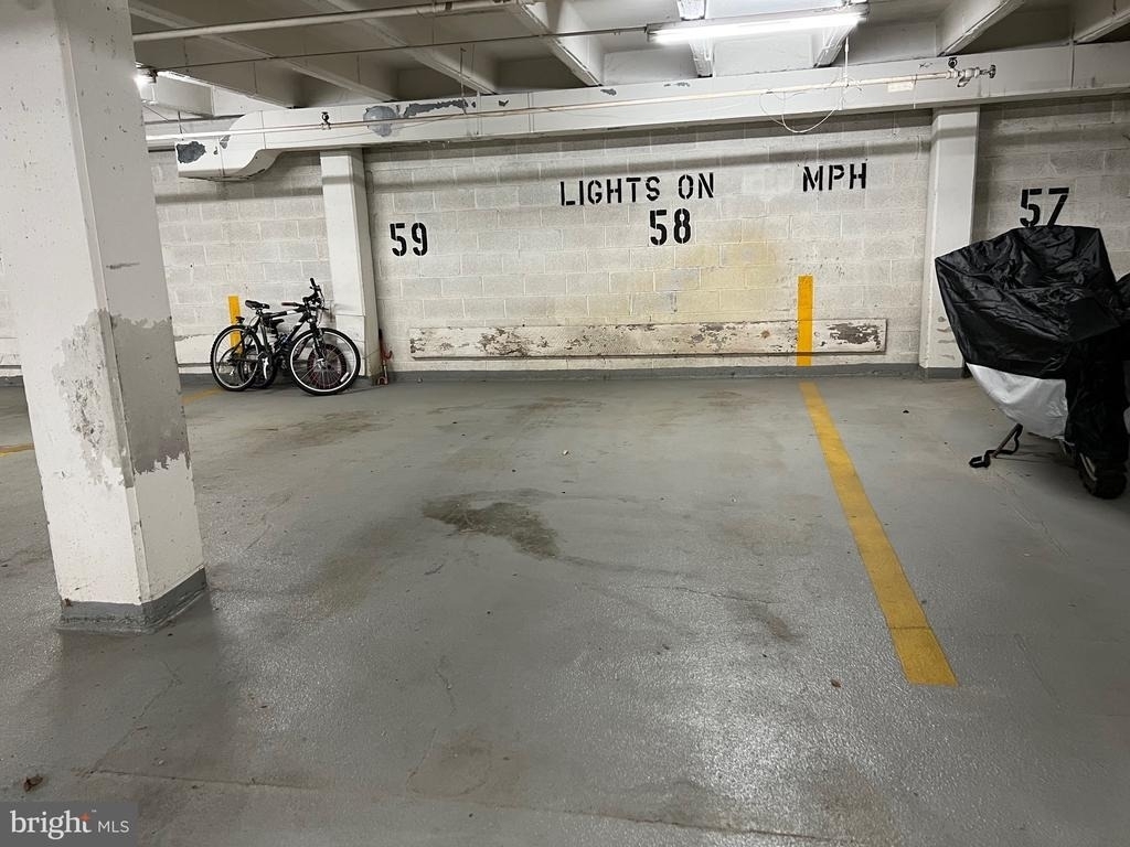 10201 Grosvenor Place - Photo 36