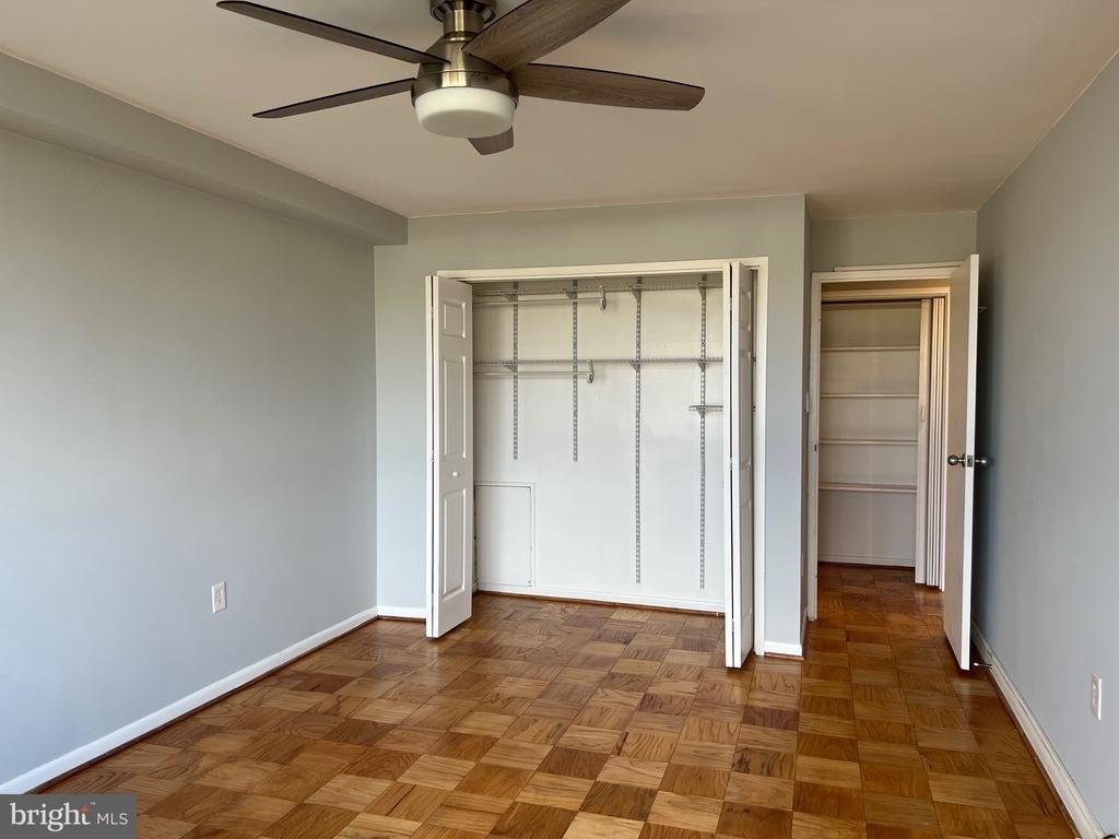 10201 Grosvenor Place - Photo 24