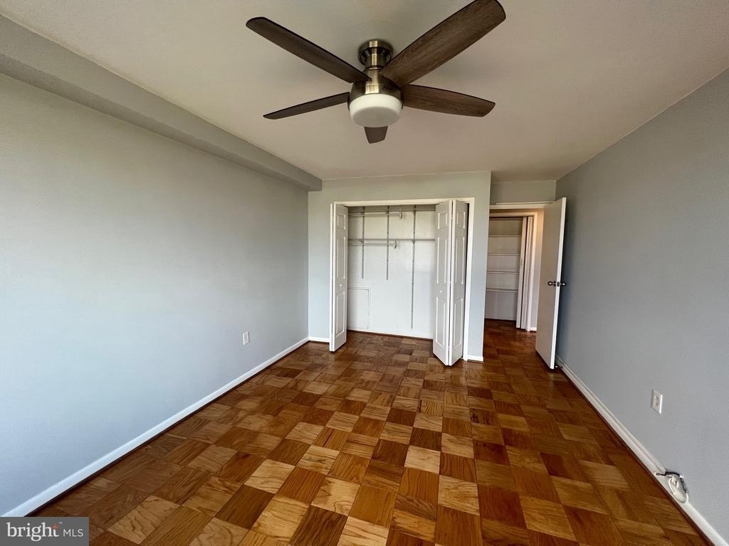 10201 Grosvenor Place - Photo 23