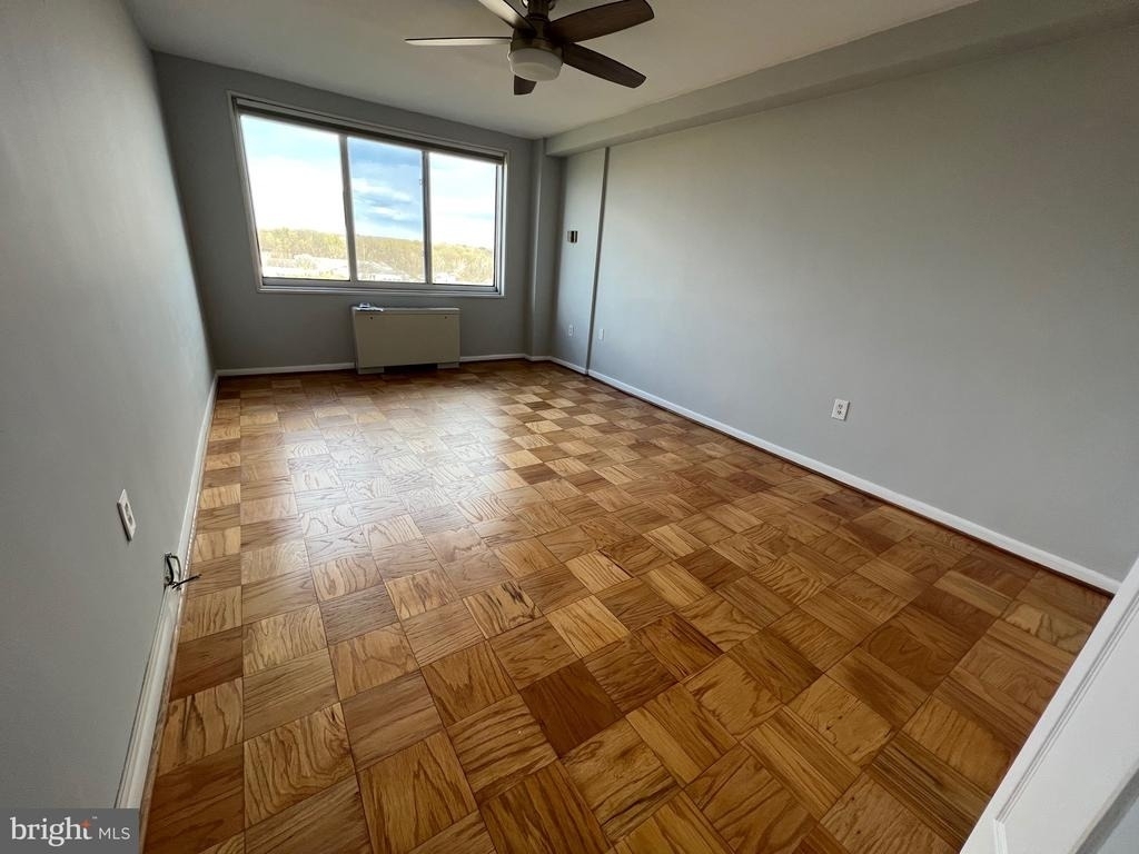 10201 Grosvenor Place - Photo 20