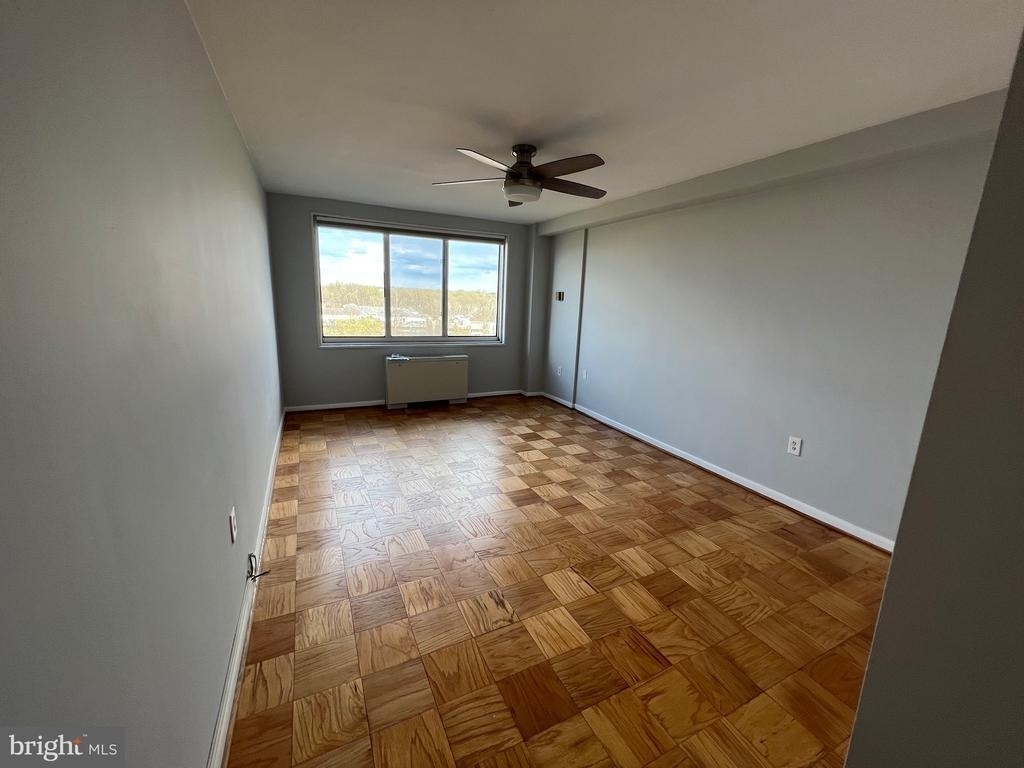 10201 Grosvenor Place - Photo 22
