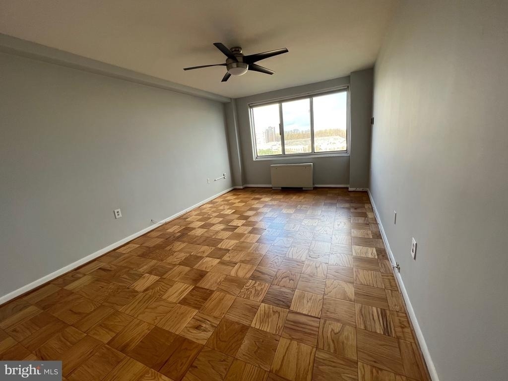 10201 Grosvenor Place - Photo 19