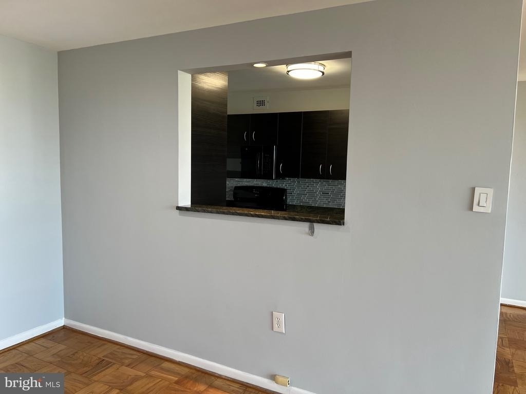 10201 Grosvenor Place - Photo 12