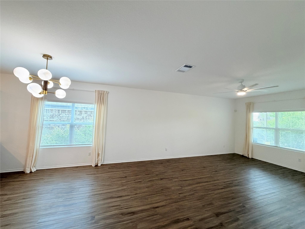 928 Legends Ln - Photo 5
