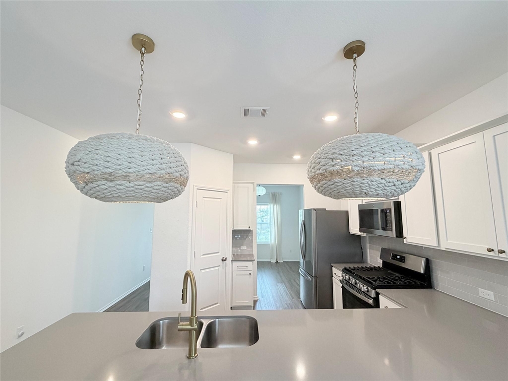 928 Legends Ln - Photo 11