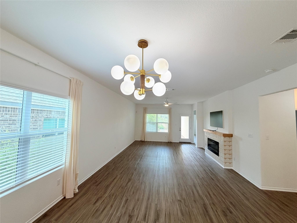 928 Legends Ln - Photo 2