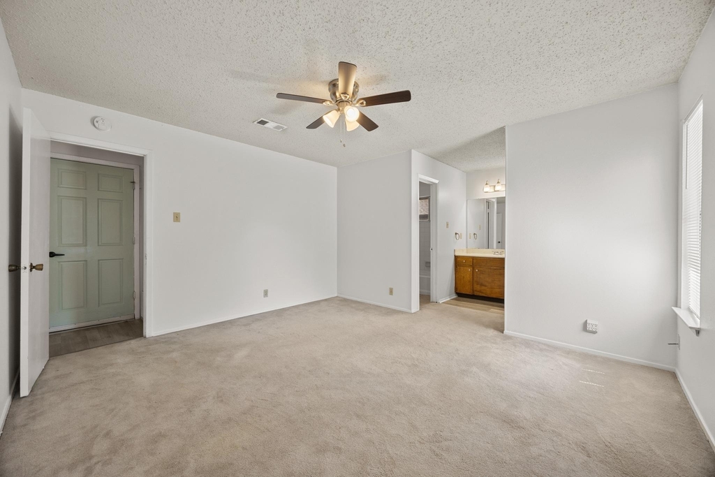 800 E Central Dr - Photo 12