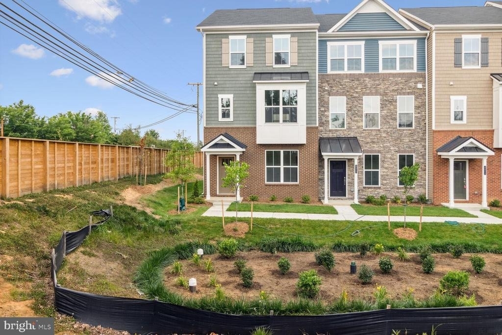 4515 Bathgate Court - Photo 3