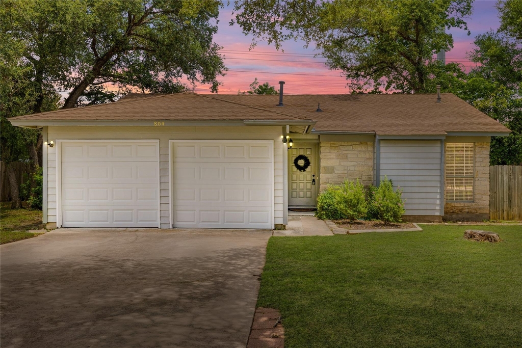 804 Lone Tree Ct - Photo 0