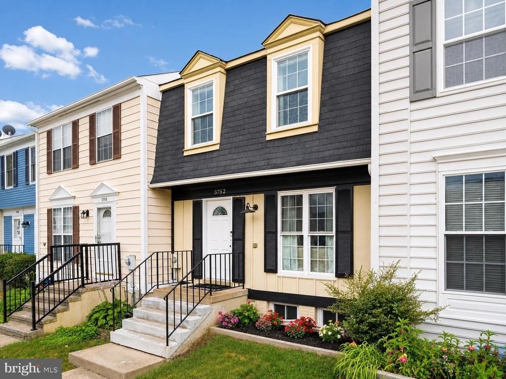5752 Sunset View Lane - Photo 0