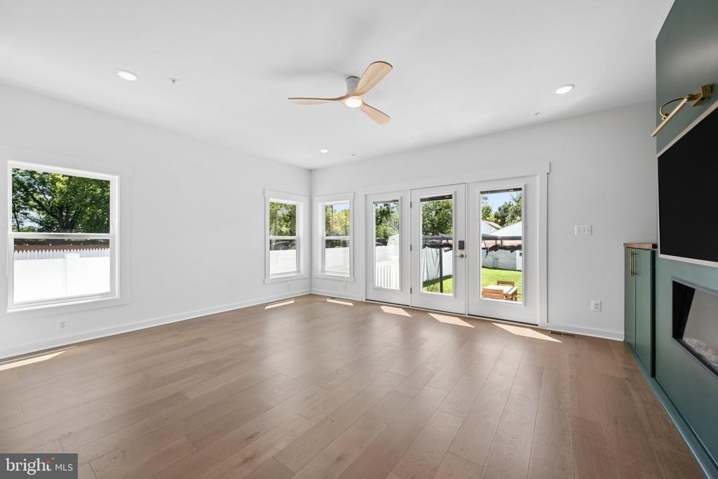328 Madison Street - Photo 17