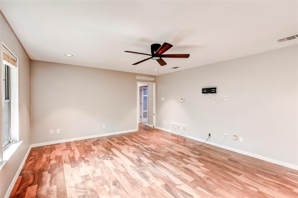10905 Wintergreen Hl - Photo 7